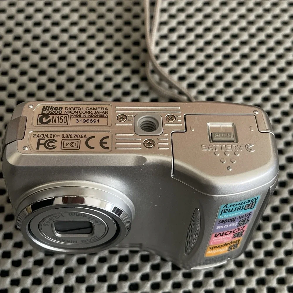 Nikon COOLPIX 3200 3.2MP Digital Camera - Silver Photography Street Nature Image